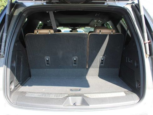 Used 2023 Chevrolet Tahoe Premier AWD/4WD image 9
