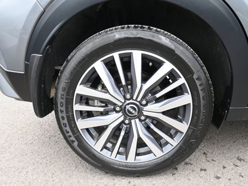 Used 2024 Nissan Kicks SV image 9