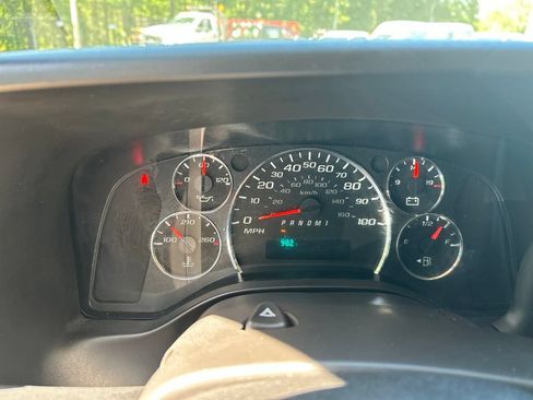 Used 2024 GMC Savana 2500 w/ Driver Convenience Package RWD image 20