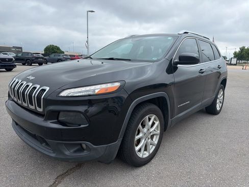 Used 2015 Jeep Cherokee Latitude w/ Comfort/Convenience Group FWD image 1