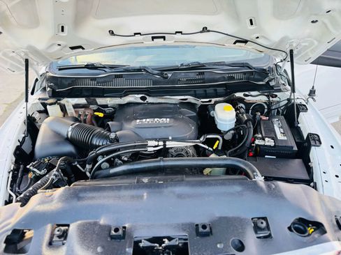 Used 2018 RAM 2500 Tradesman w/ Chrome Appearance Group image 17