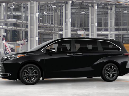 New 2026 Toyota Sienna Platinum AWD/4WD image 3
