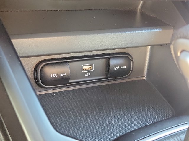 Used 2025 Kia Soul LX FWD image 12