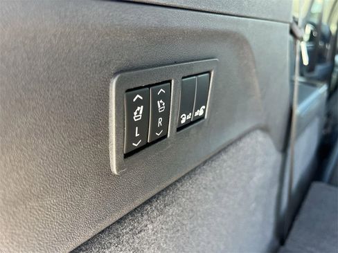 New 2025 Cadillac Escalade IQ Luxury 2 image 31