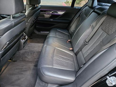 Used 2021 BMW 740i w/ M Sport Package image 20