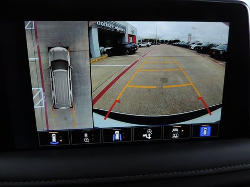 Used 2023 Chevrolet Suburban Z71 w/ Luxury Package image 35