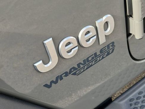 Used 2020 Jeep Wrangler Sport image 29