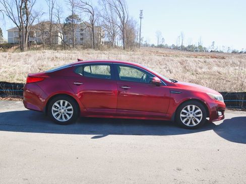 Used 2015 Kia Optima EX image 2