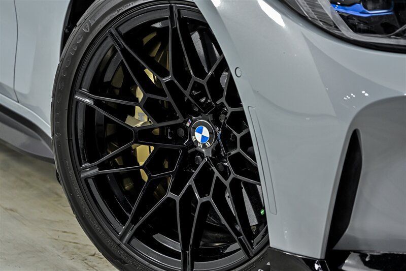 Used 2023 BMW M4 xDrive Competition w/ M Carbon Exterior Package AWD/4WD image 3