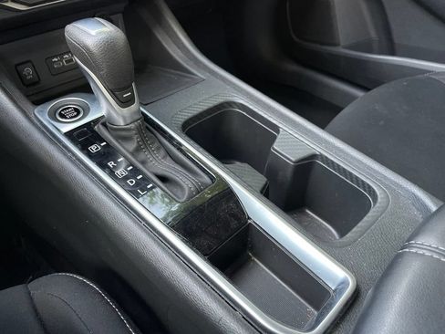 Used 2025 Nissan Sentra SV FWD image 20