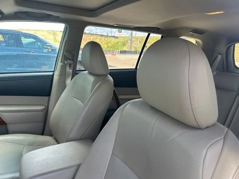 Used 2013 Toyota Highlander Limited AWD/4WD image 11