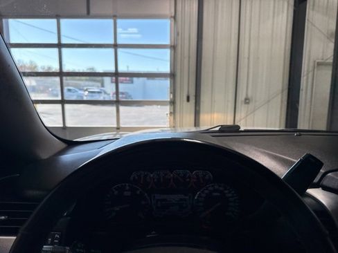 Used 2019 GMC Yukon XL SLT image 9