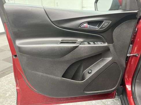 Used 2019 Chevrolet Equinox LT w/ Sun & Navigation Package image 8