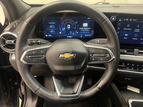 Used 2025 Chevrolet Equinox LT FWD image 36