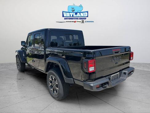 New 2026 Jeep Gladiator Sport AWD/4WD image 3
