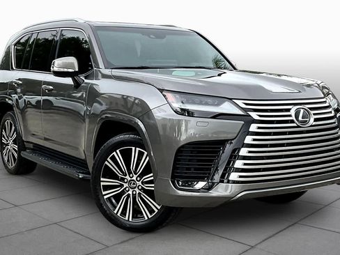 Used 2024 Lexus LX 600 4WD w/ Luxury Package image 3
