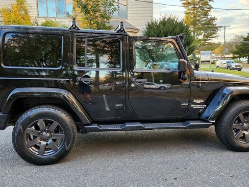 Used 2015 Jeep Wrangler Unlimited Sahara AWD/4WD image 20