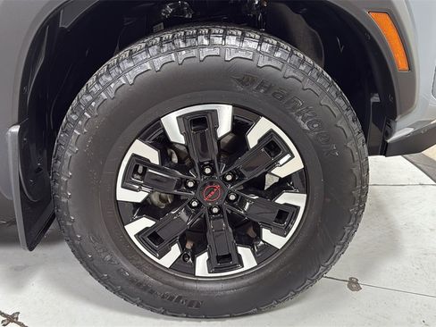 Used 2022 Nissan Frontier PRO-4X w/ Technology Package image 21