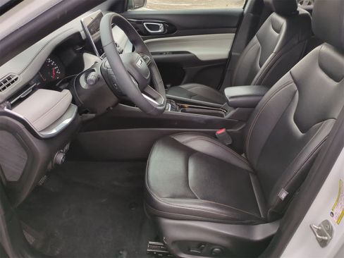 Certified 2024 Jeep Compass Limited image 16