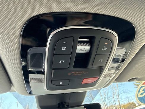 Used 2023 Hyundai Santa Fe SEL w/ Premium Package image 28