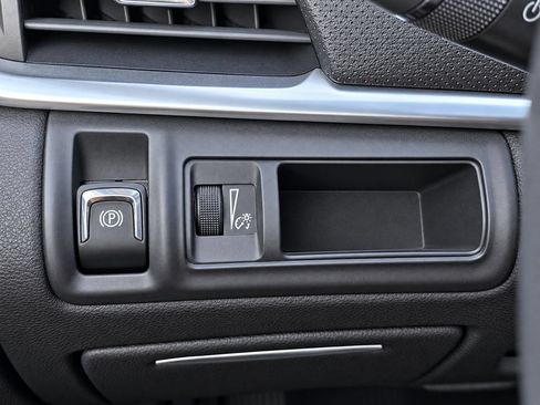 Used 2017 Cadillac XTS Luxury FWD image 30