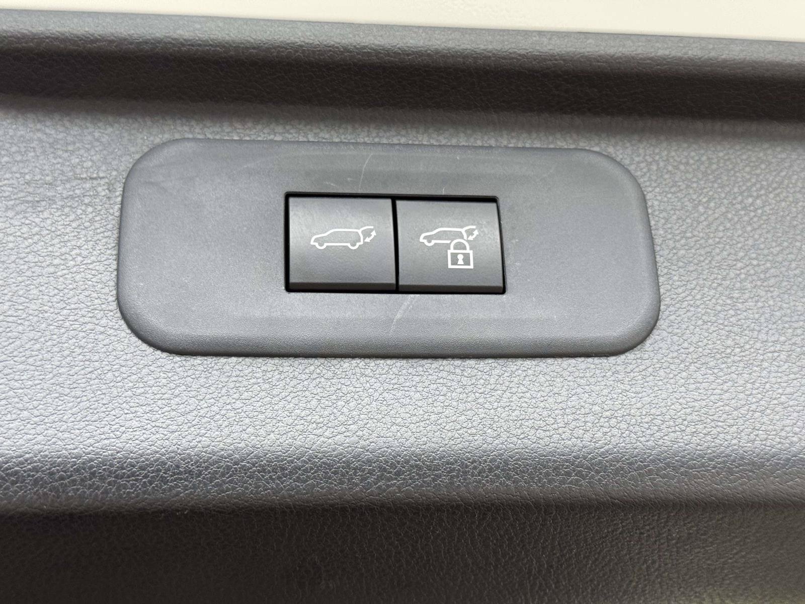Used 2024 Toyota Grand Highlander AWD image 18