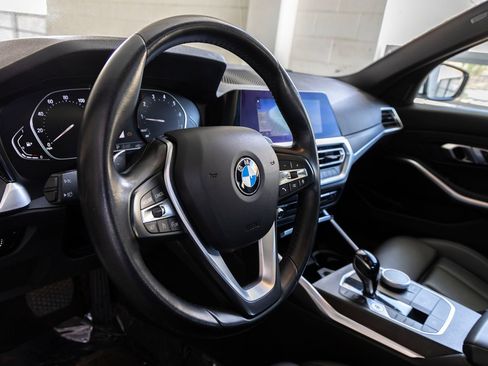 Used 2022 BMW 330i Sedan w/ Driving Assistance Package RWD image 17