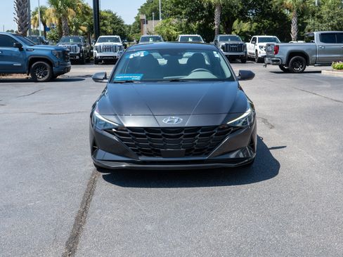 Used 2023 Hyundai Elantra SEL w/ Convenience Package FWD image 8