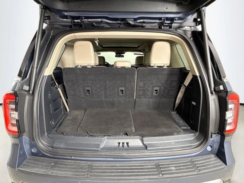 Used 2022 Ford Expedition Limited image 30