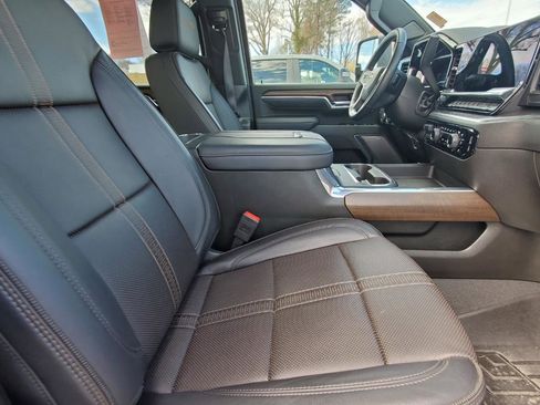 Used 2025 Chevrolet Silverado 2500 High Country w/ Technology Package image 4