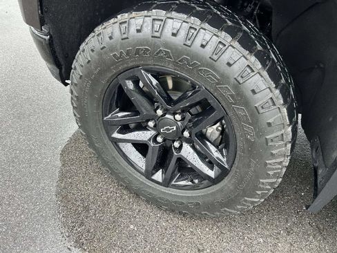 Used 2019 Chevrolet Silverado 1500 LT Trail Boss AWD/4WD image 9