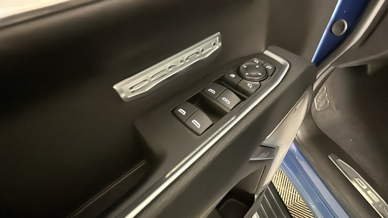 Used 2024 GMC Sierra 1500 Denali AWD/4WD image 13