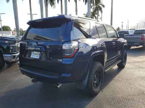 Used 2018 Toyota 4Runner SR5 Premium image 8