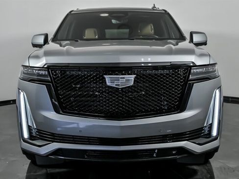 Used 2023 Cadillac Escalade Sport w/ LPO, ONYX Package AWD/4WD image 4