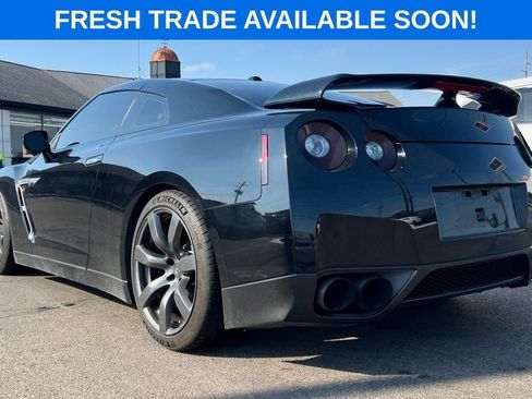 Used 2011 Nissan GT-R Premium image 5