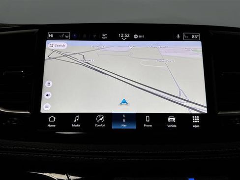 New 2026 Chrysler Pacifica Limited w/ Uconnect Theater Family Group image 10