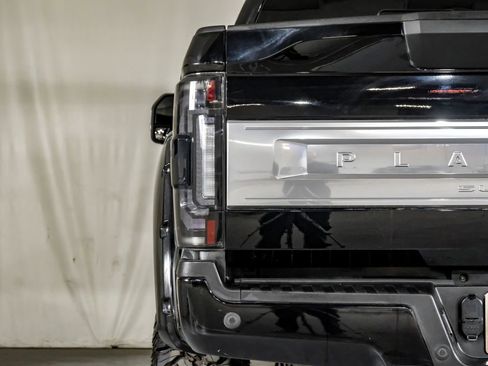 Used 2021 Ford F250 Platinum w/ FX4 Off-Road Package image 43