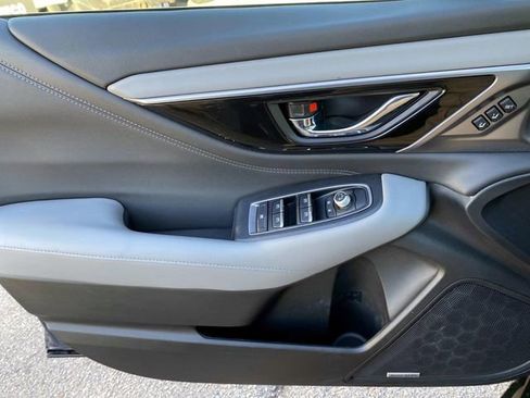 Used 2025 Subaru Outback Limited image 21