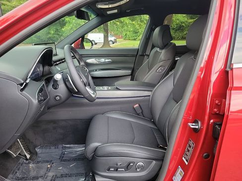 Used 2025 Genesis GV70 3.5T Sport image 14