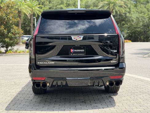 Used 2023 Cadillac Escalade ESV V AWD/4WD image 14