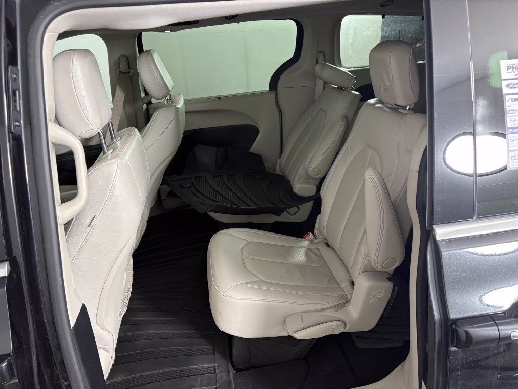 Used 2021 Chrysler Pacifica Touring-L AWD/4WD image 27