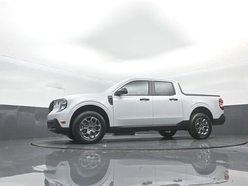New 2026 Ford Maverick XLT image 32