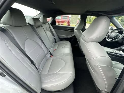 Used 2021 Toyota Avalon Limited image 26