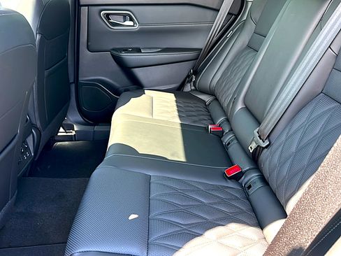 New 2026 Nissan Rogue Platinum w/ Tech Package image 15