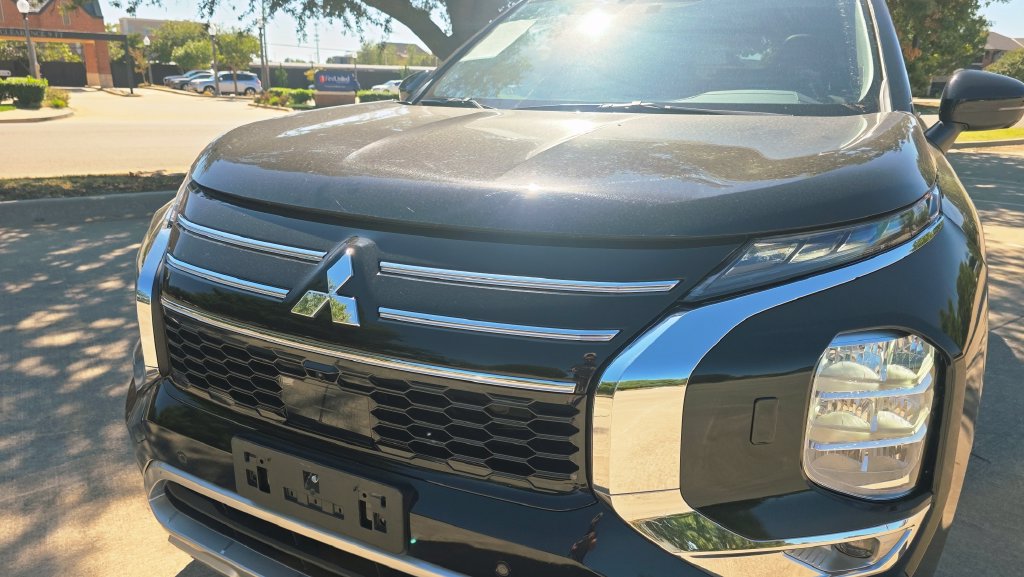 Used 2025 Mitsubishi Outlander AWD image 32