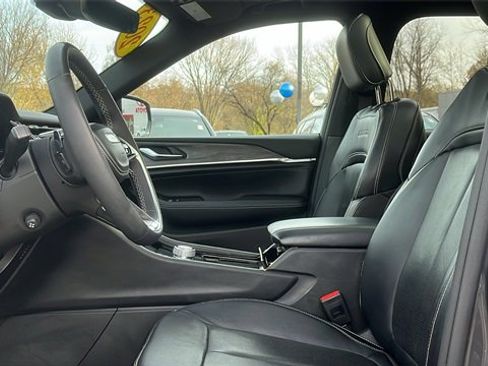 Used 2023 Jeep Grand Cherokee Overland w/ MOPAR Finishing Package image 10