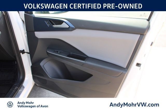 Used 2022 Volkswagen Taos SE w/ Panoramic Sunroof Package AWD/4WD image 22