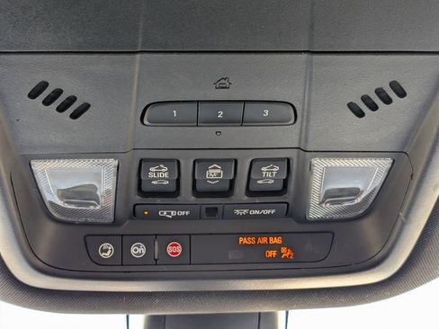 Used 2023 Buick Enclave Avenir w/ Avenir Technology Package FWD image 34