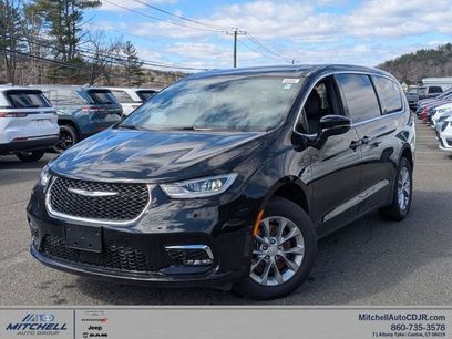 New 2026 Chrysler Pacifica Select