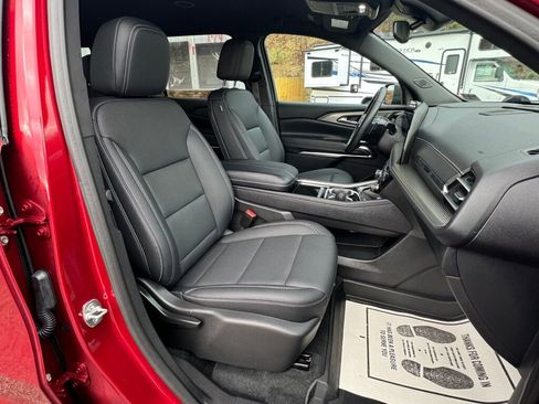 Used 2024 Chevrolet Traverse LT w/ Enhanced Driving Package image 23